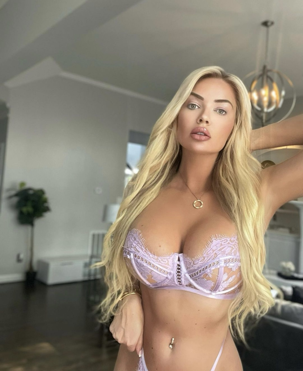 Проститутка Марина Брюнетка c 5 размером груди у метро Спортивная СПб Фото - 4